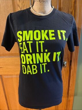 RISE sz SMALL dispo logo unisex black Tshirt smoke it eat it drink it cute fun